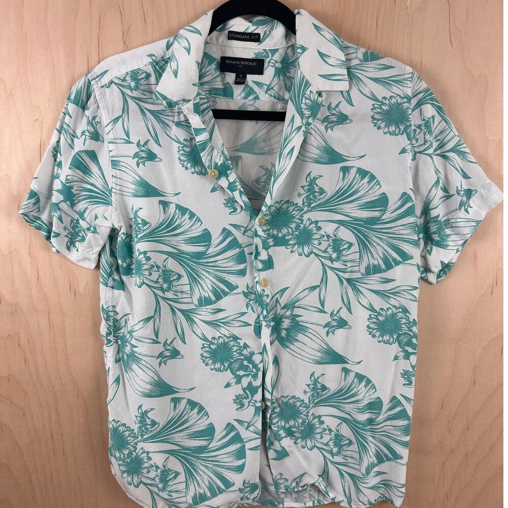 Banana Republic Hawaiian aloha Shirt‎ Mens Small Green White Floral Short Sleeve
